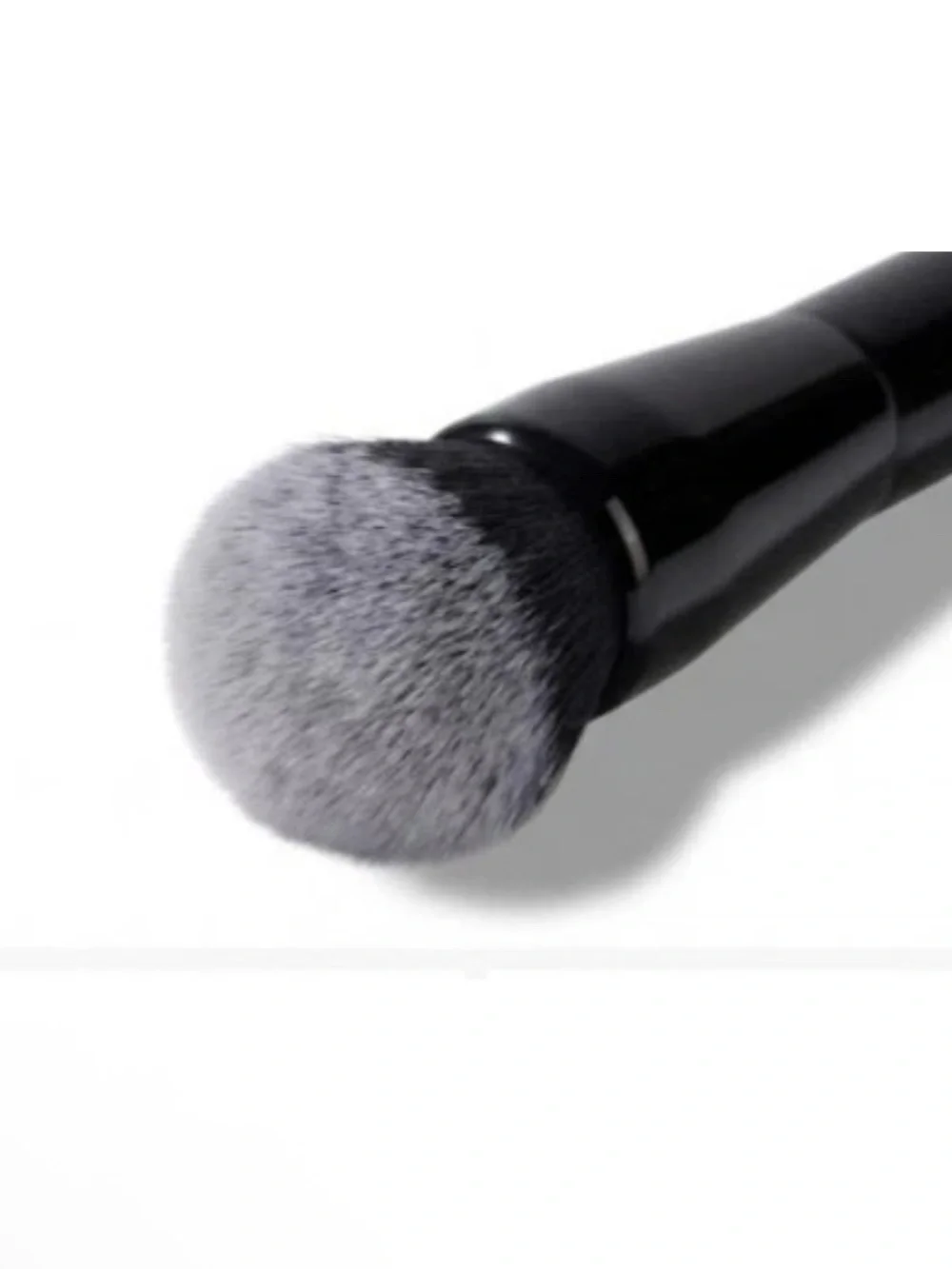 IL Makiage Foundation Blending Brush #100